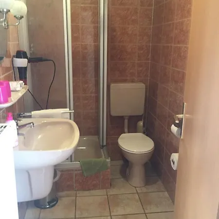 - Rheingauer Hof 3*