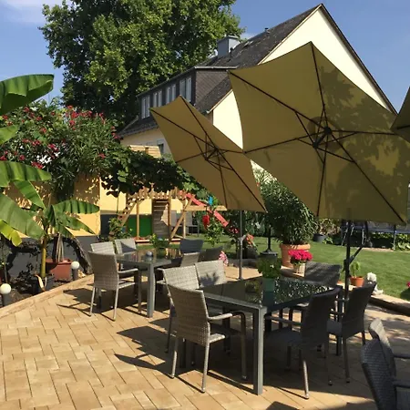 - Rheingauer Hof