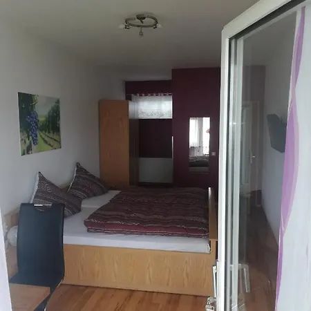 - Rheingauer Hof Bed and Breakfast Oestrich-Winkel