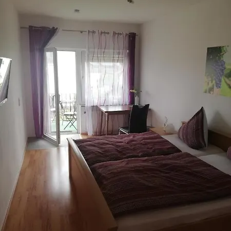 - Rheingauer Hof Bed & Breakfast