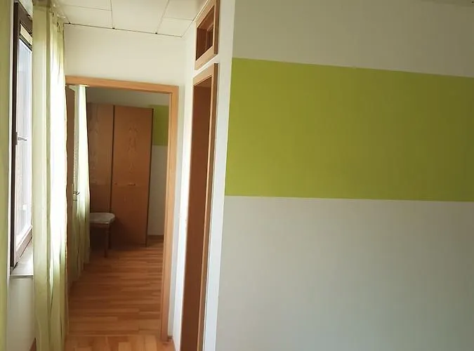 - Rheingauer Hof Oestrich-Winkel